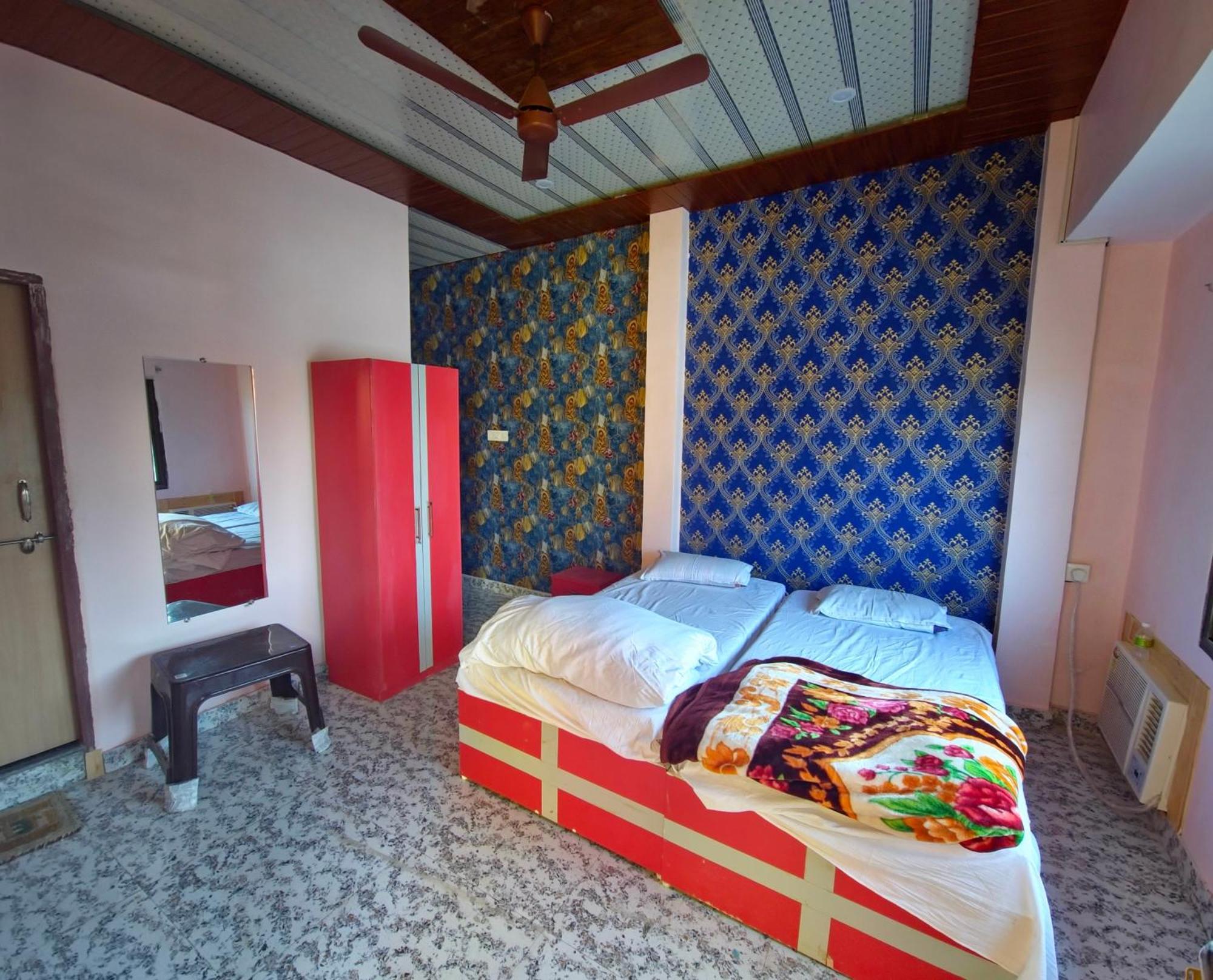 Hotel Kalika P Guest House Варанаси Екстериор снимка