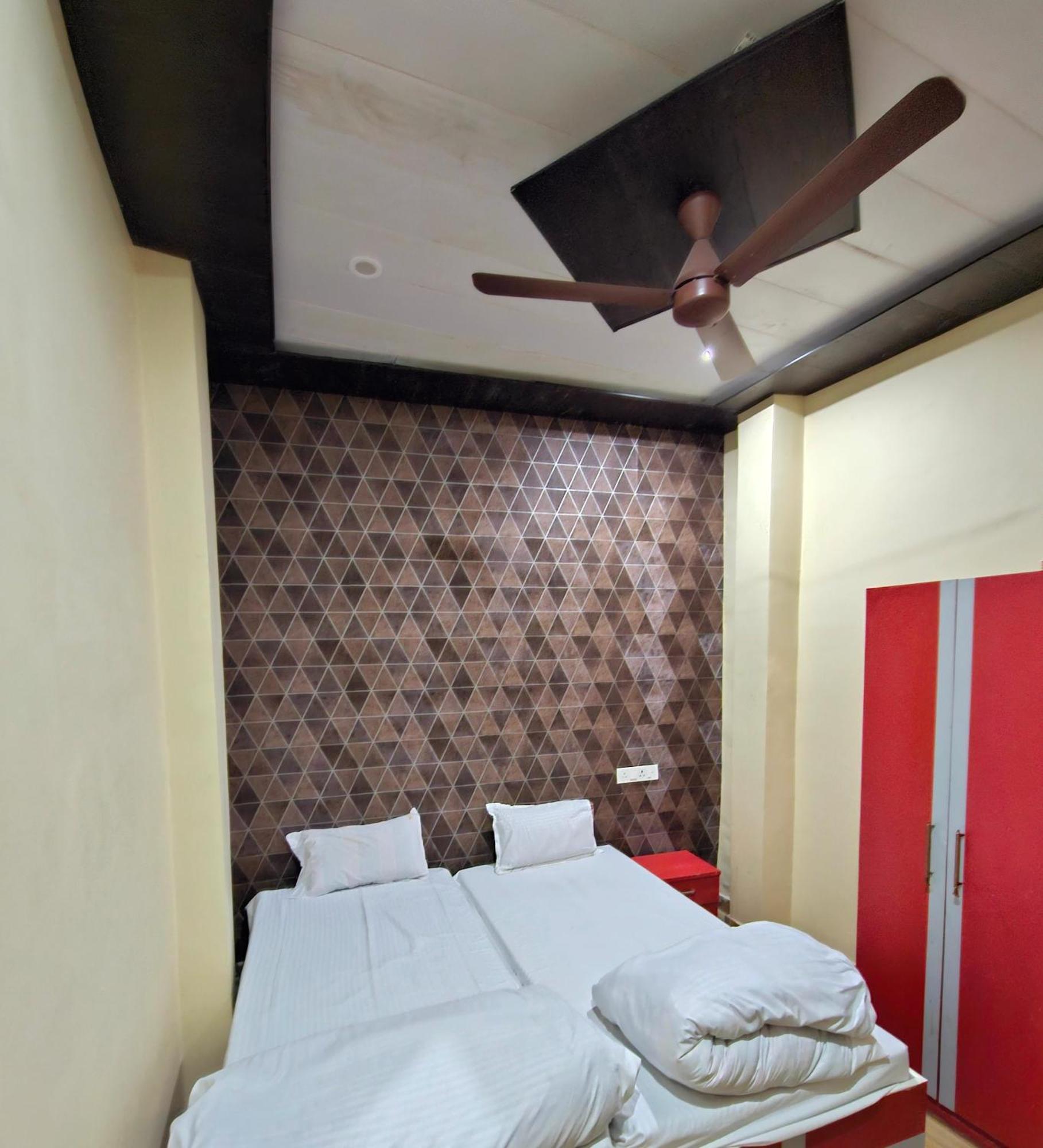 Hotel Kalika P Guest House Варанаси Екстериор снимка